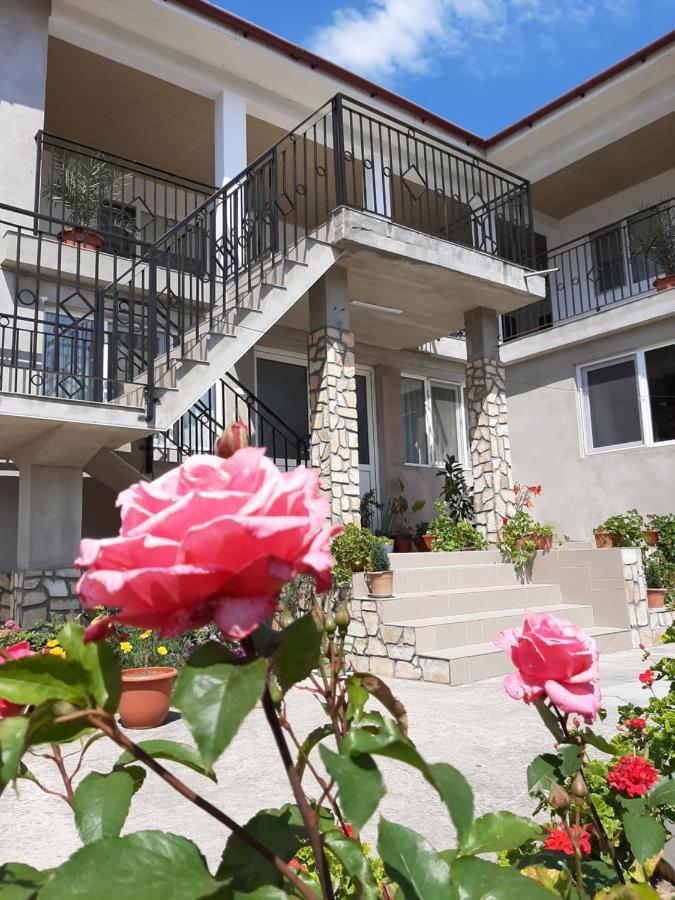 Bcm Family House Hotel 2 Mai Exterior photo