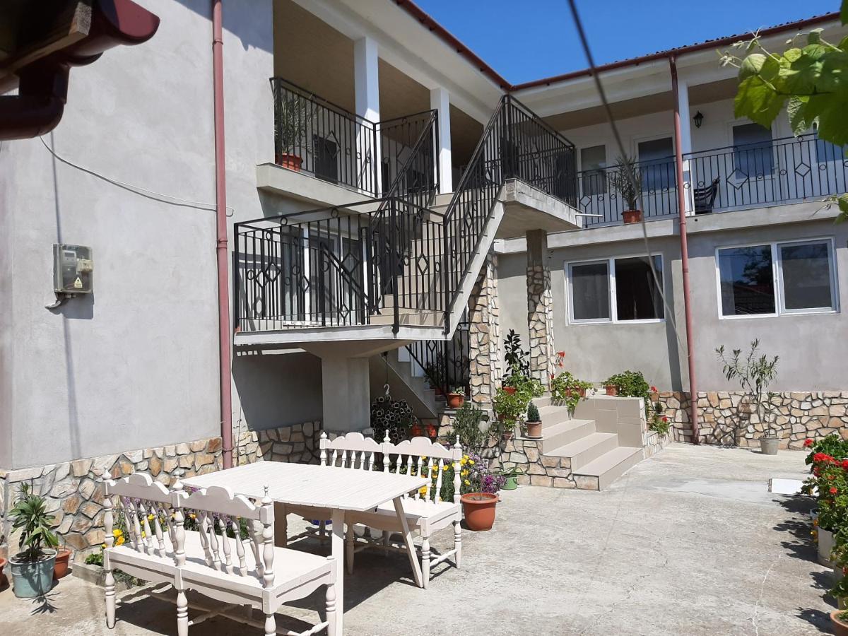 Bcm Family House Hotel 2 Mai Exterior photo